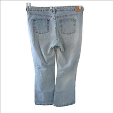 Load image into Gallery viewer, Levi's Stretch Low-rise Bootcut Jeans, Light Wash, Size 18 Short
