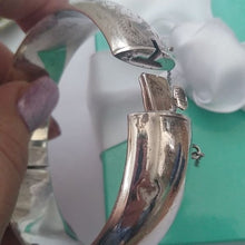 Load image into Gallery viewer, Vintage English STERLING Birmingham 1922 Hallmarked Etched Bangle Bracelet, 26 g
