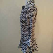 Load image into Gallery viewer, Notations Woman Black White Shiny Career Blouse with bell sleeves, size 2X
