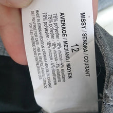 Load image into Gallery viewer, Women's Gloria Vanderbilt Haven Straight Trouser Pants, Heather Grey, Size 12
