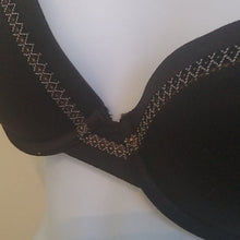 Load image into Gallery viewer, Maidenform Lightweight Memory Foam T-Shirt Bra 34B
