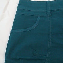 Load image into Gallery viewer, Athleta Green Emerald Skirt,  Size 8 Tall, 8T
