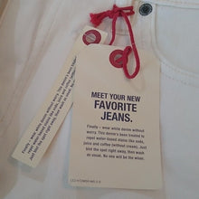 Load image into Gallery viewer, Lands&#39; End Women&#39;s Mid Rise Straight Jeans, Natural, size 10

