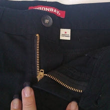 Load image into Gallery viewer, Unionbay Juniors  Elsie 5" Shorts,  Black, Size 3
