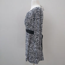 Load image into Gallery viewer, Motherhood Maternity Black + White Top Blouse,  Size Medium
