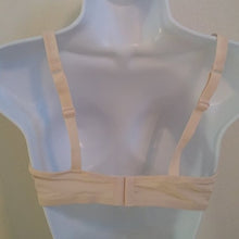 Load image into Gallery viewer, Warner's Wirefree Light Lift Bra , Nude 38B
