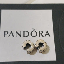 Load image into Gallery viewer, Pandora Sterling Silver 7&quot; Snakechain Starter Bracelet w/2 Beveled Clips 790267
