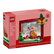 Load image into Gallery viewer, Lego 40702 Christmas Picture Frame GWP Limited Edition 209 pieces
