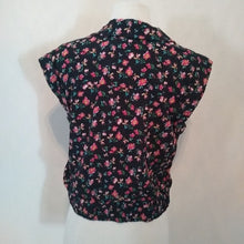 Load image into Gallery viewer, Lily White SAMPLE Short Sleeved button down Top, Black/Pinks, Size Medium

