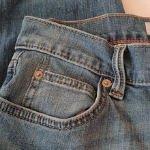 Load image into Gallery viewer, Lee Regular Fit Tapered Leg L341 Jeans, 30x32

