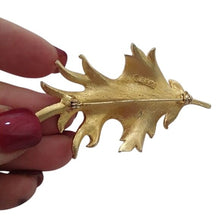 Load image into Gallery viewer, Vintage BSK Goldtone Metal Leaf Brooch

