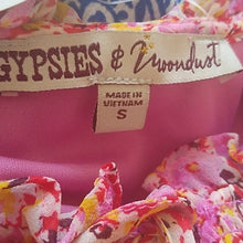 Load image into Gallery viewer, Gypsies &amp; Moondust Juniors Smocked Prairie Ruffle Floral Dress, Pinks, Size Small

