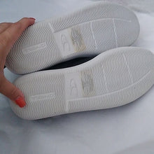 Load image into Gallery viewer, O&#39;Neill Surf Lo Turkey Slipper Shoes, Black, Size 9M
