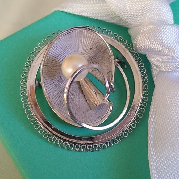 Signed dce Curtis Sterling Silver 925 Round Brooch with Pearl