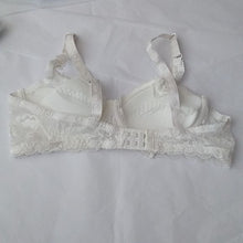 Load image into Gallery viewer, Classic White Lace Push-up Bra, Medium 36B
