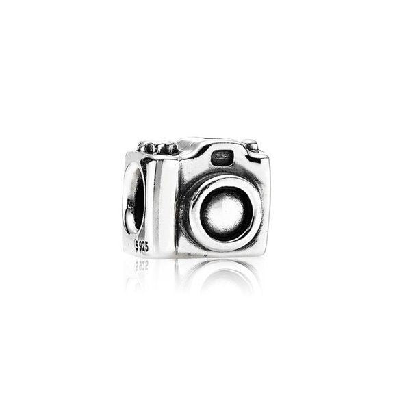 Pre-Owned Camera Charm Photography 925 ALE 790961