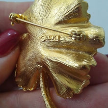 Load image into Gallery viewer, Vintage BSK Goldtone Metal Leaf Brooch
